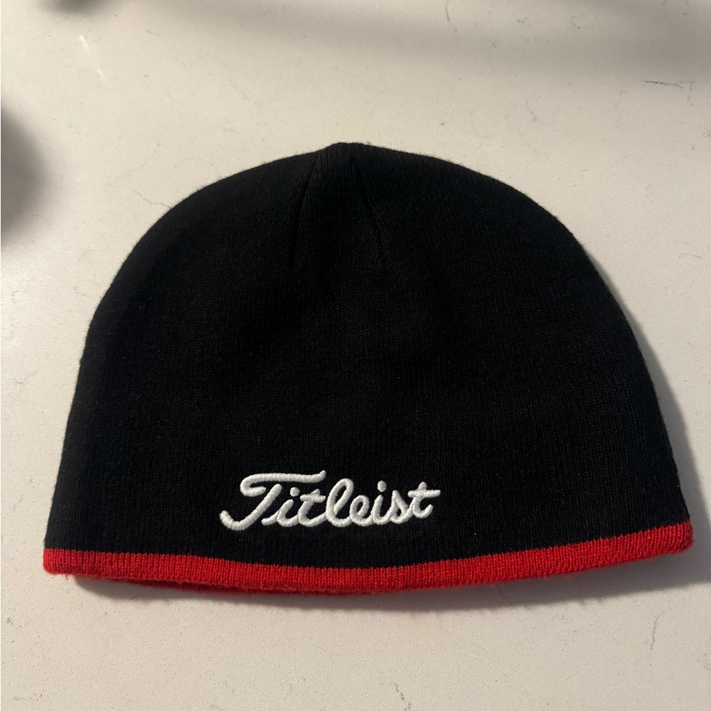 Titleist Men's Black Red Knit Beanie Cuff Lining Front/Back Logo never worn!!!